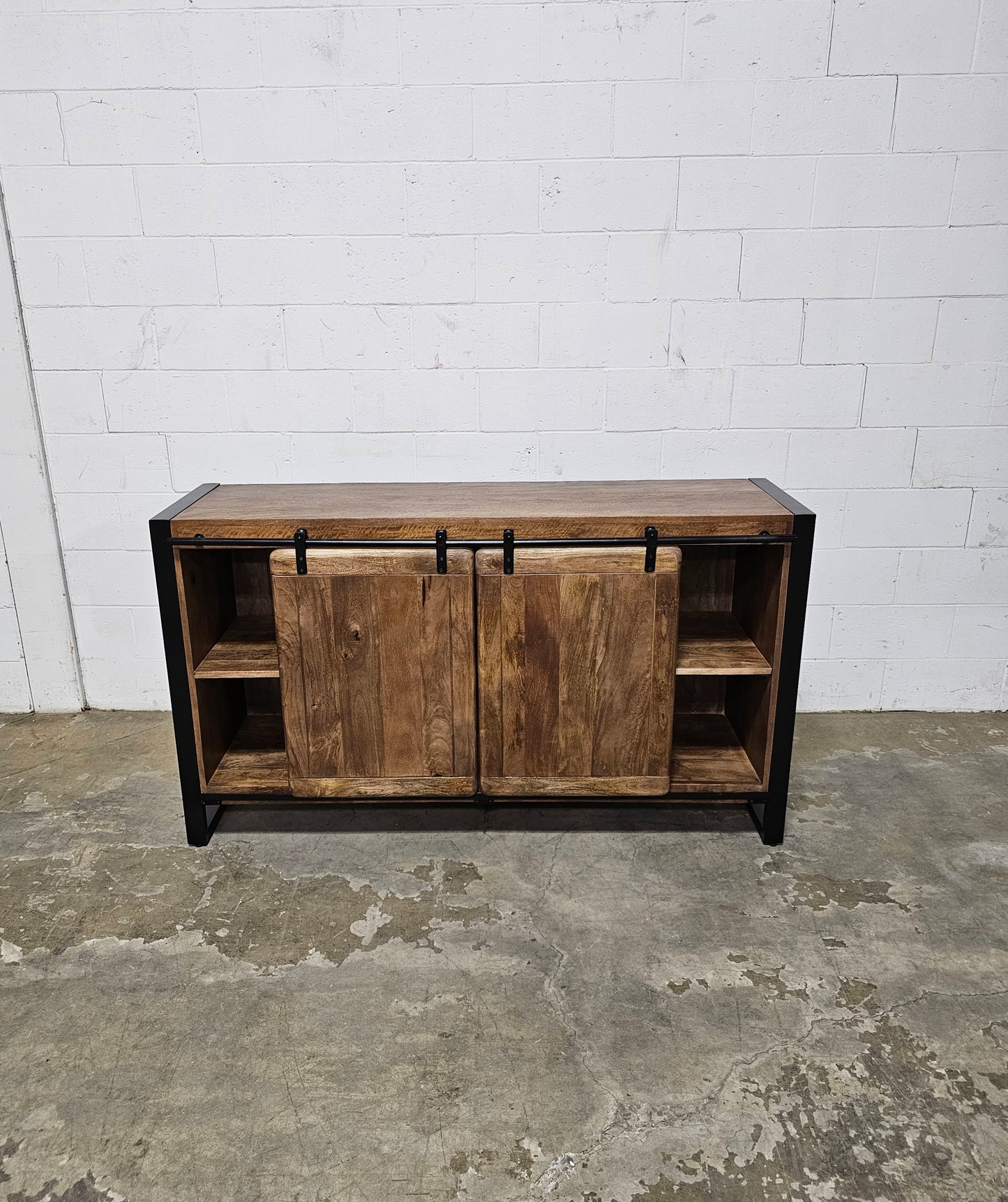 Avila sideboard in mango wood with sliding doors