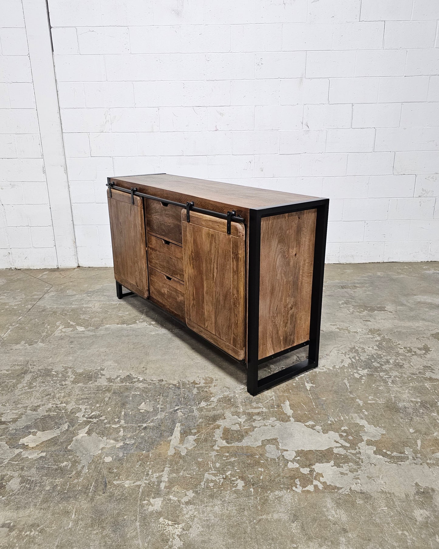 Avila sideboard in mango wood with sliding doors