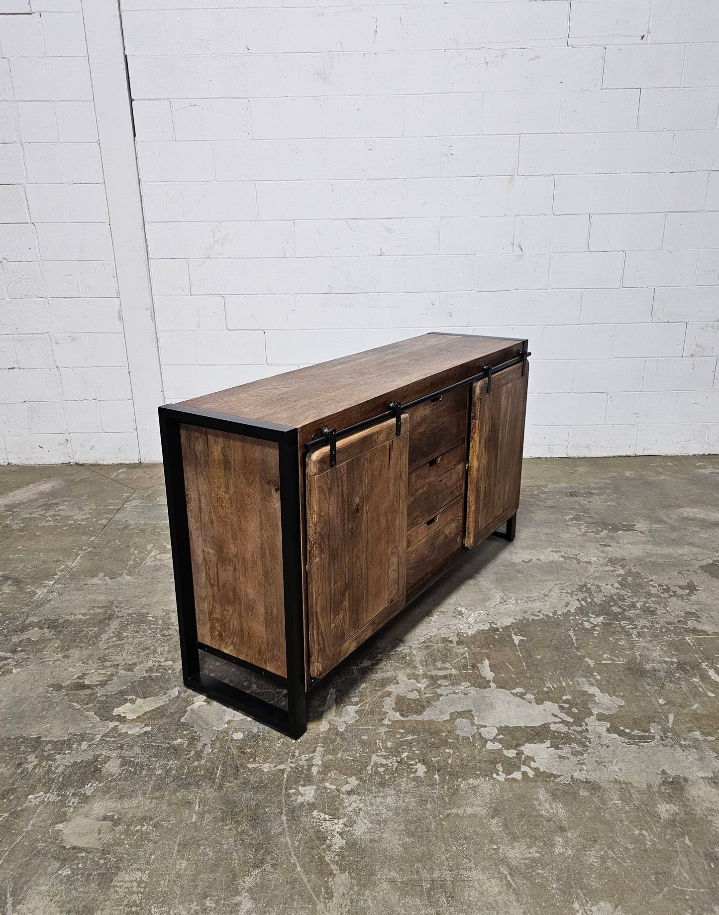 Avila sideboard in mango wood with sliding doors