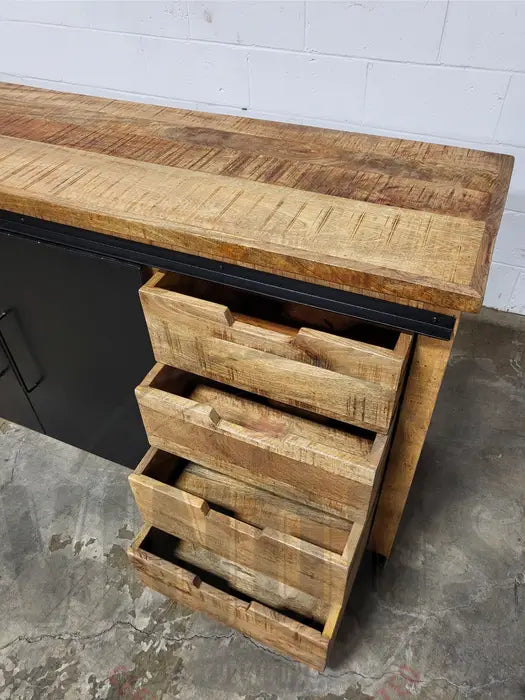 Buffet en bois de manguier avec double portes coulissantes en acier tiroirs naturel