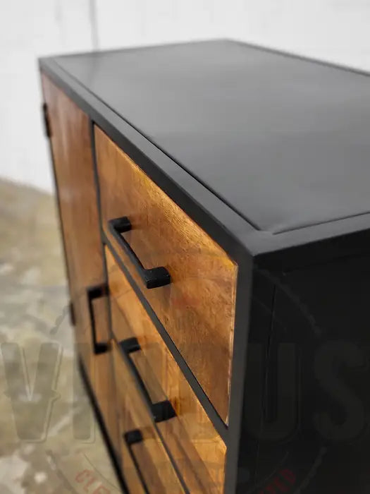 Commode en bois de manguier et structure d'acier noir