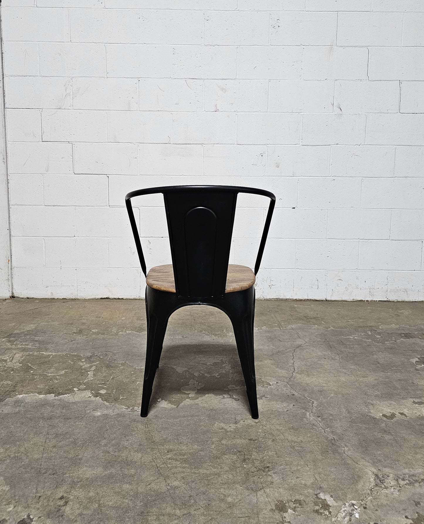 Ensemble de 2 Chaises Industry en acier noir et siège en bois de manguier
