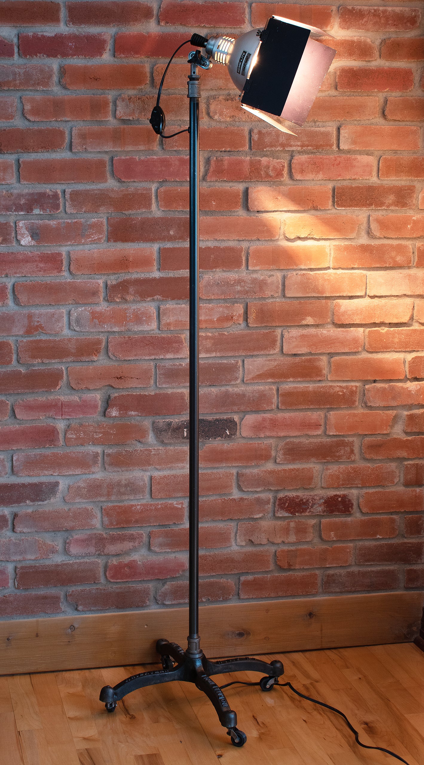 ACME Vintage Floor Lamp