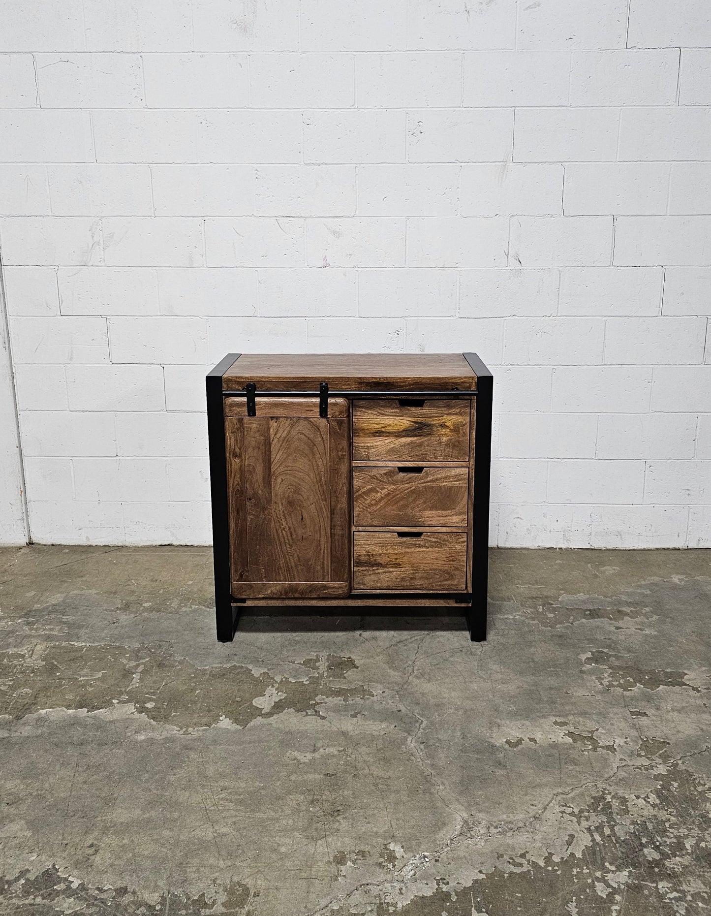 Meuble Commode Avila en bois de manguier porte coulissante