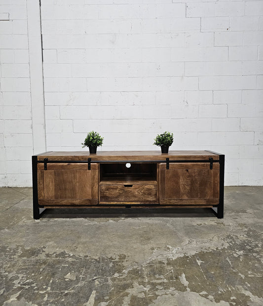 Avila TV cabinet in mango wood with sliding doors