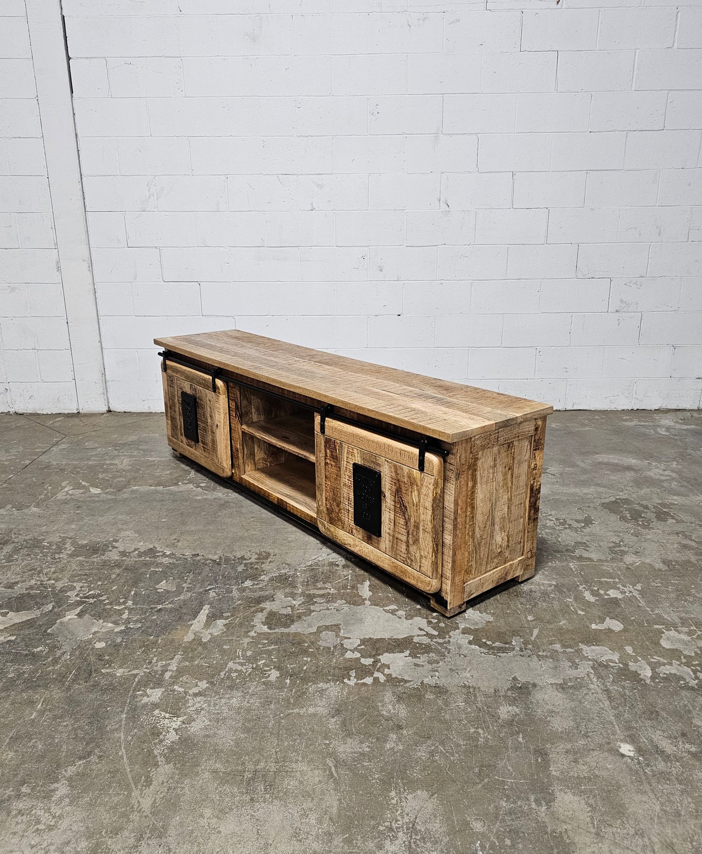 Meuble Télé Farmhouse en bois de manguier brut portes coulissantes