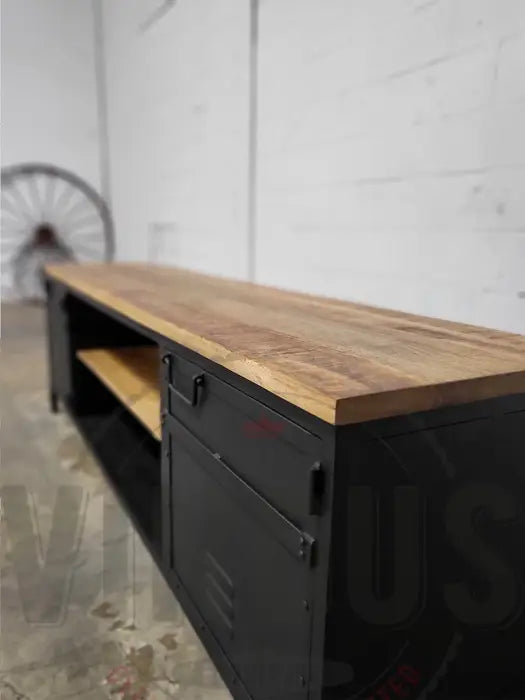 Meuble télé industriel en acier noir style casier dessus en bois de manguier