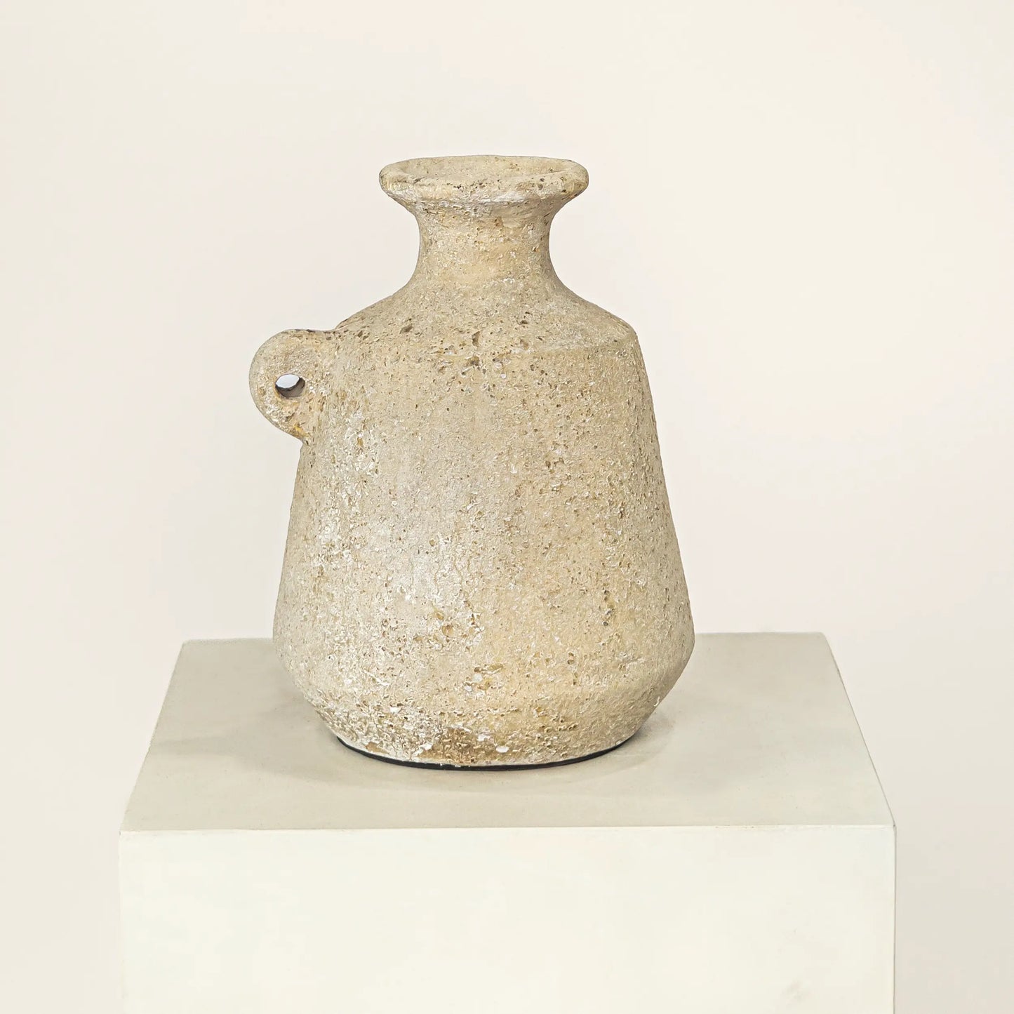 Vas Botol Pendek Lubang 1