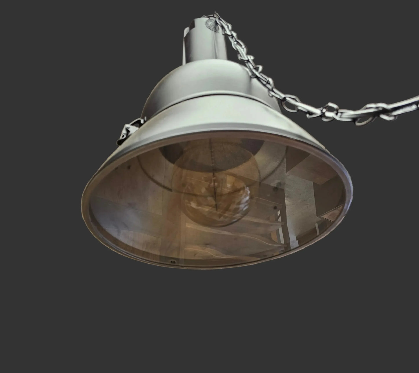 Luminaire suspendu industriel style usine noir Vindus Furniture