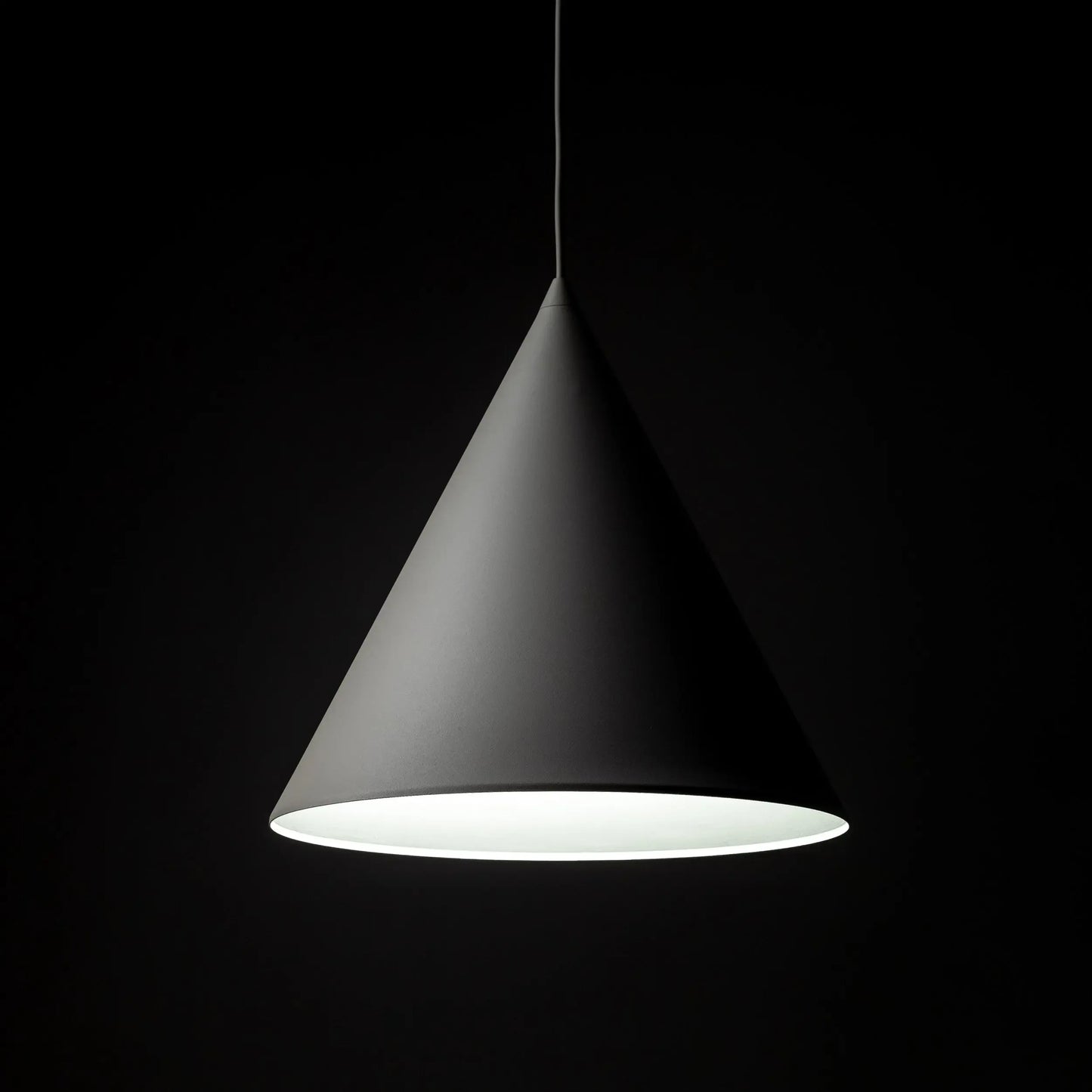 CONO Modern Minimalist Pendant Light L LumoCrafts