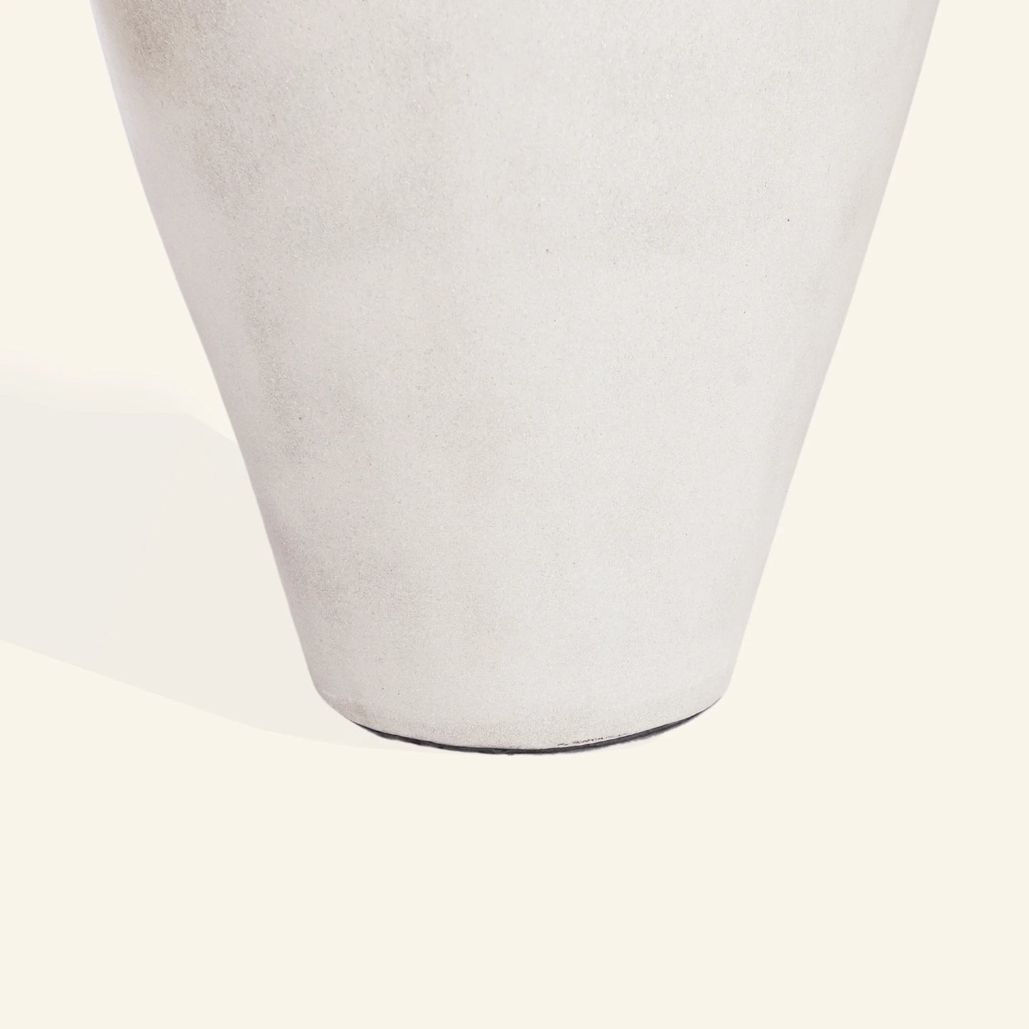 Large decorative vase made of cement and seagrass