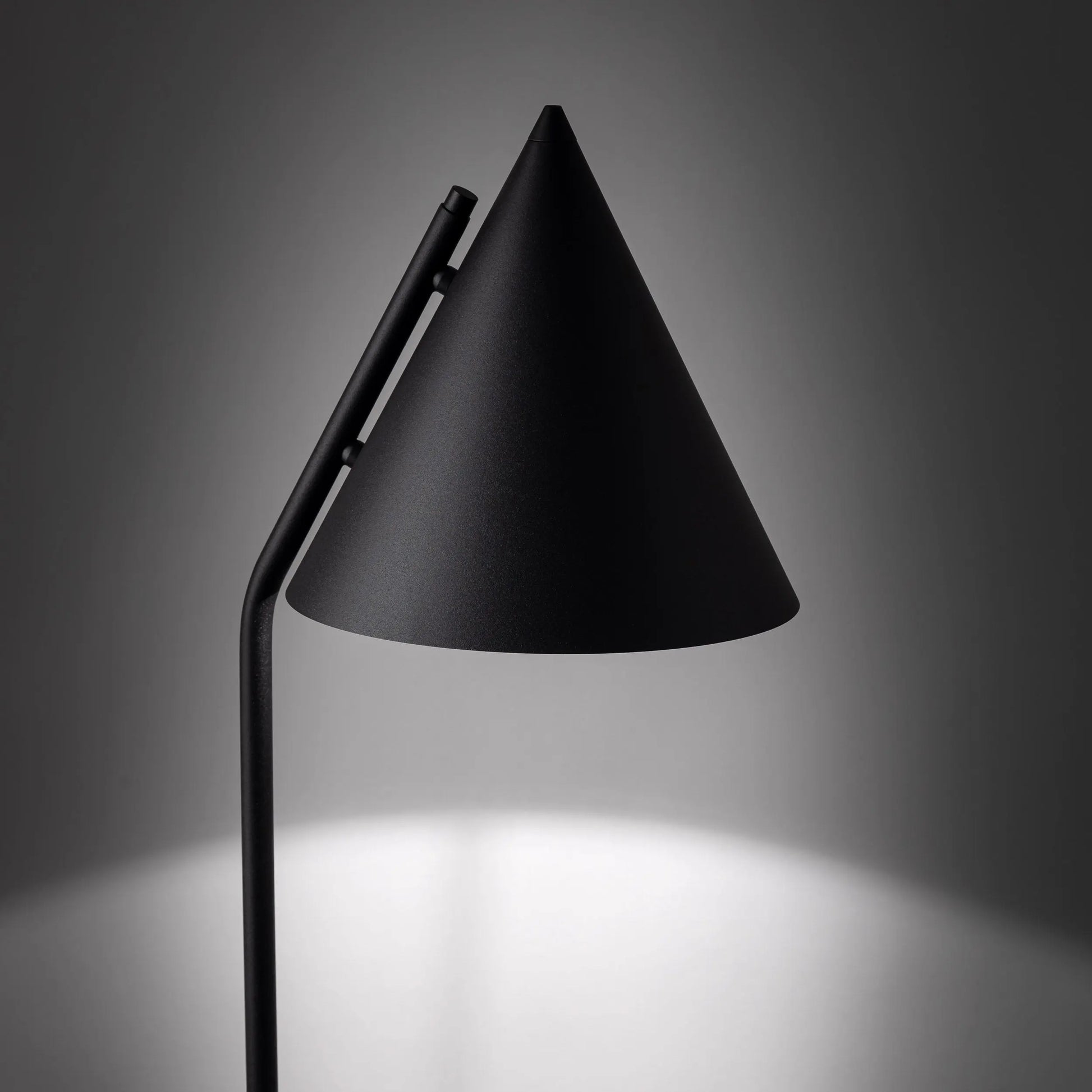 CONO Black Modern Minimalist Floor Lamp LumoCrafts