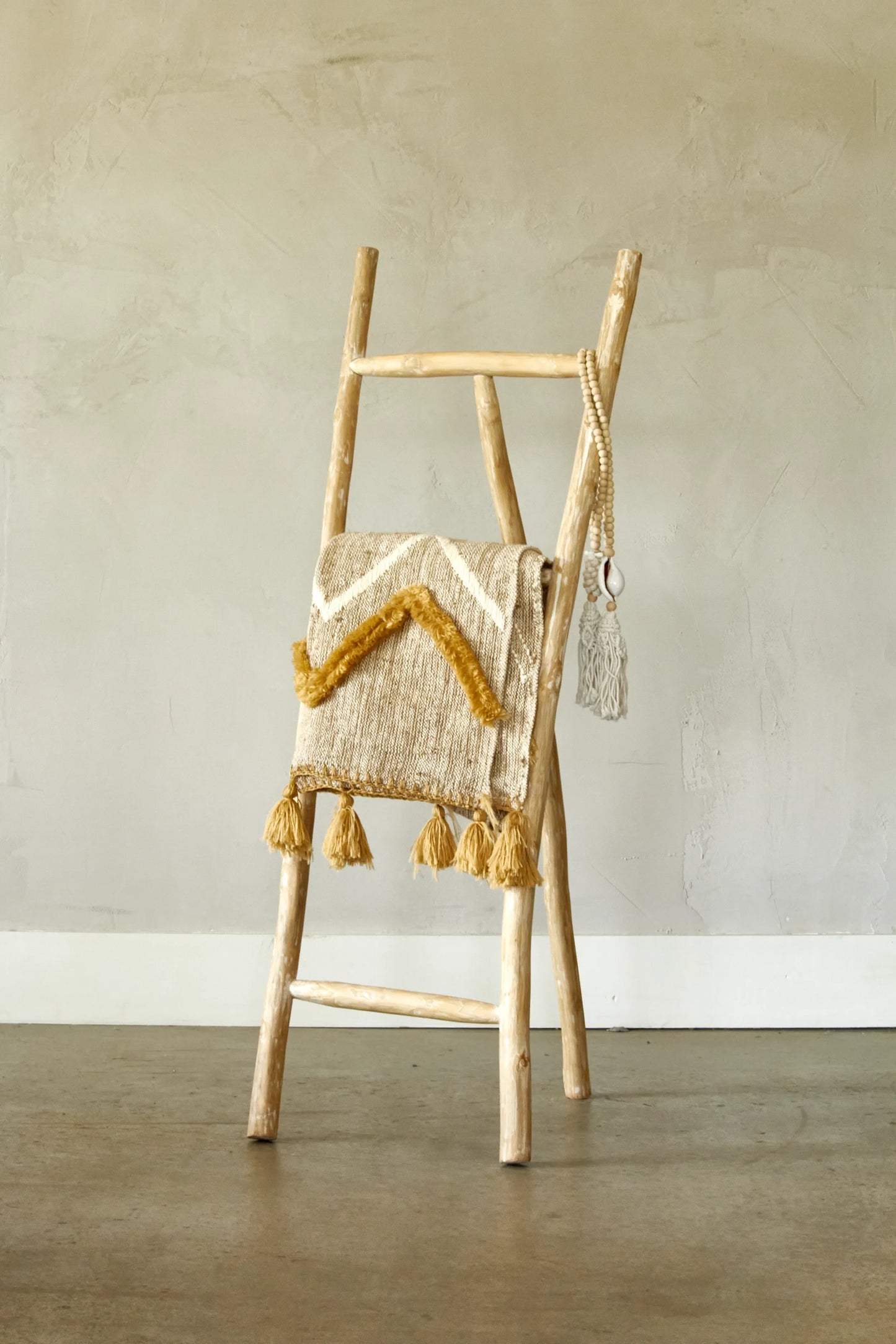 Échelle avec 3 pieds en branches de teak