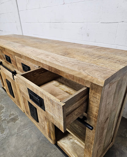 Farmhouse sideboard in raw mango wood with sliding doors and 4 drawers