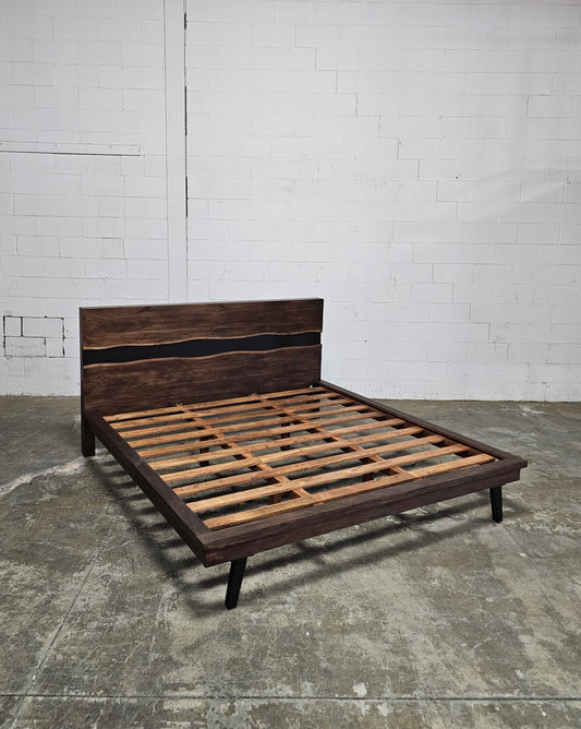 Cadre de Lit King en bois massif d'Acacia live edge