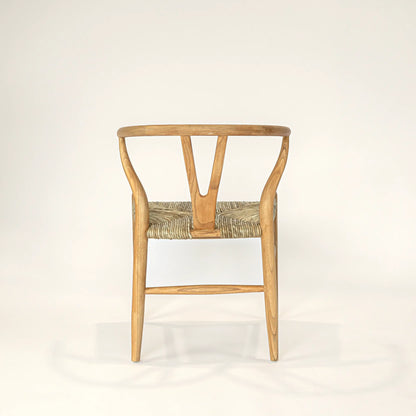 Chaise wishbone en teck et écorce de bananier