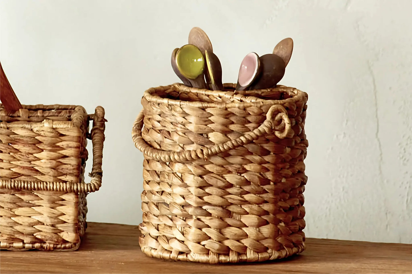 Water hyacinth table basket