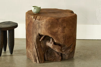 Table d’appoint erosion - teck ancien