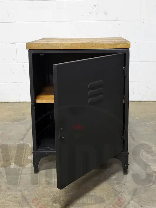 Table d'appoint industrielle en acier noir style casier avec dessus en bois de manguier