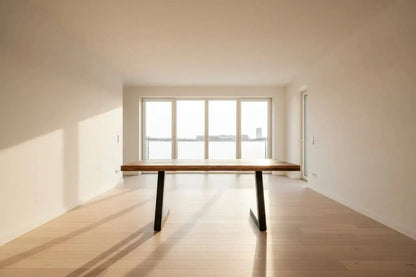 Table ou bureau en bois de manguier et patte en L acier noir Vindus Furniture