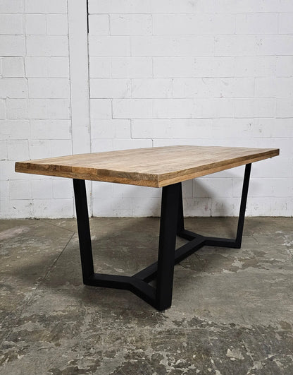 Table à dîner Mid-Century avec plateau en bois de manguier Vindus Furniture