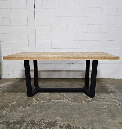 Table à dîner Mid-Century avec plateau en bois de manguier Vindus Furniture