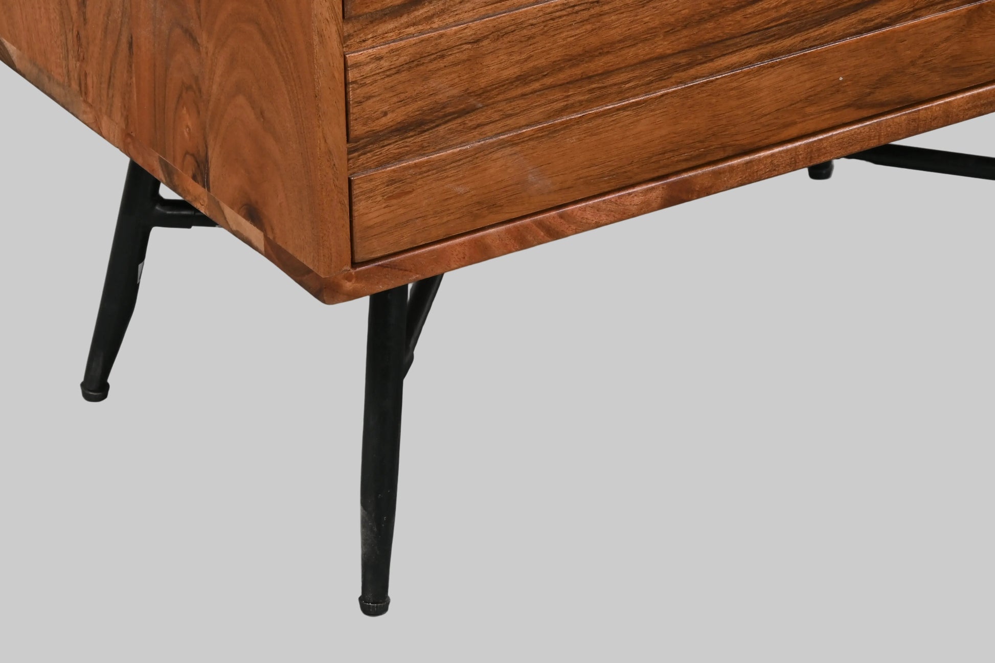 Table de chevet en acacia massif