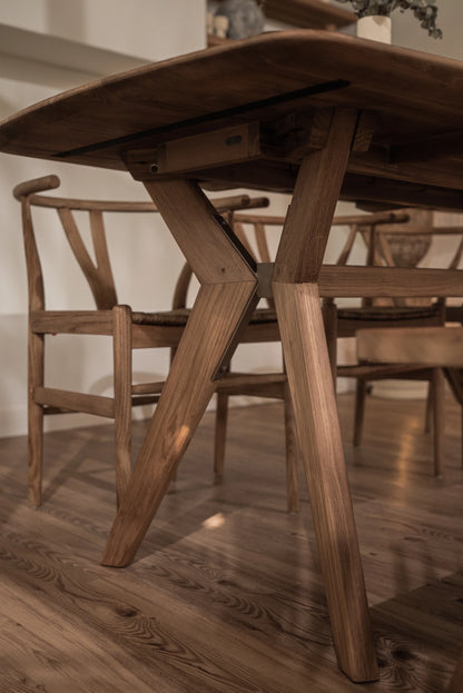 Kupu-kupu Ellipse Dining Table | dBodhi